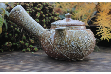 Classical Facetted Teapot - left-hand model
